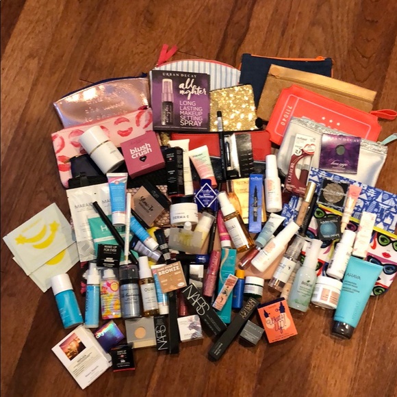 SOLD.     Mystery makeup bag ten mixed samples - Picture 1 of 1